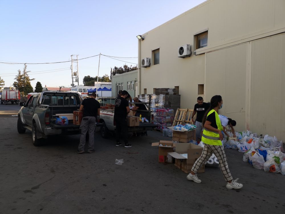 Οι Κρήτες-4 παρέδωσαν τη βοήθεια για τους σεισμόπληκτους
