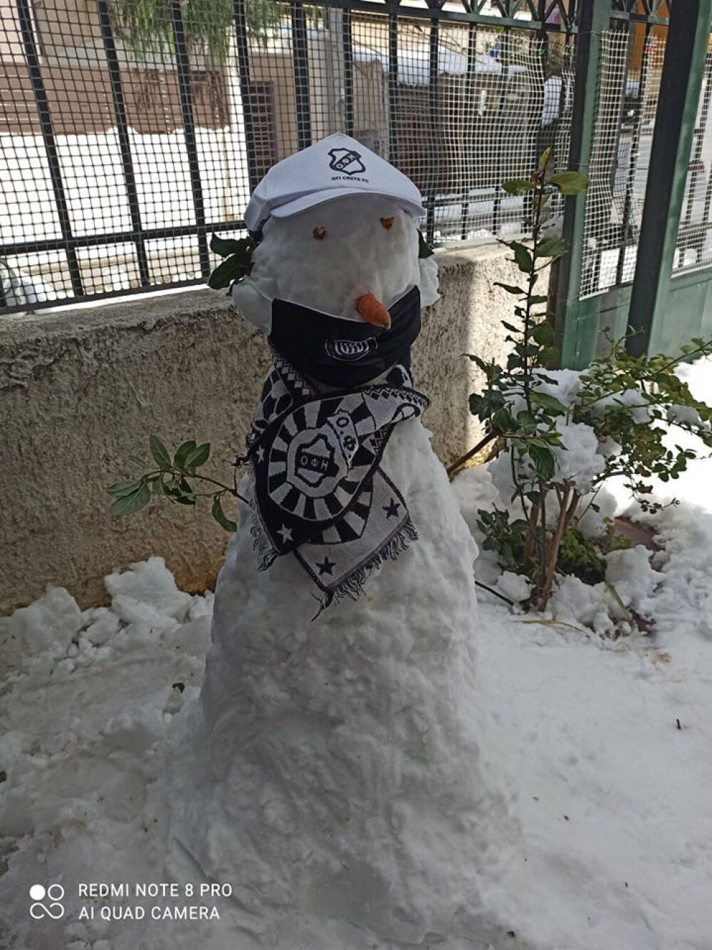 Ένας ΟΦΗτζής χιονάνθρωπος στο Μαρούσι!